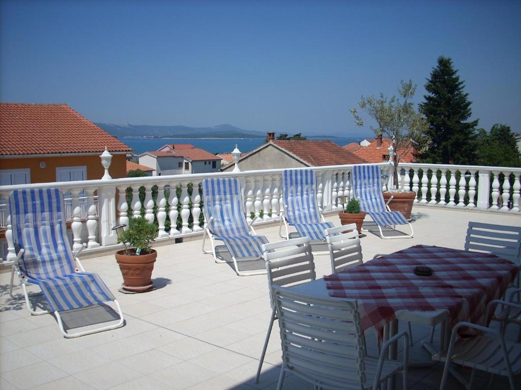 Apartments Kraljev Stanko Biograd Na Moru Rom bilde